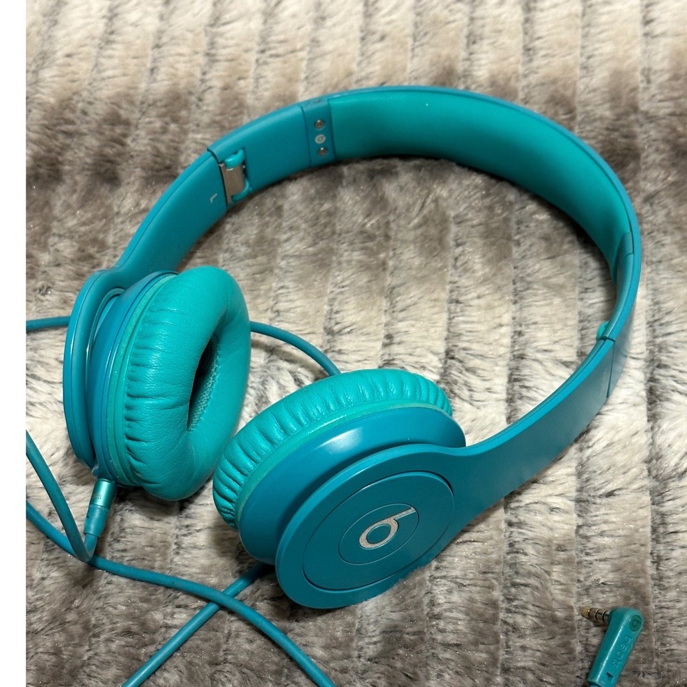 Beats by Dre EP Wired On-Ear Headphones Teal Blue With RemoteTalk Cable